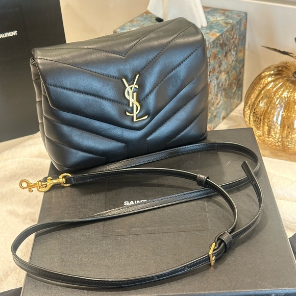 YSL TOY LouLou in Black with Gold hardware. - Picture 11 of 12